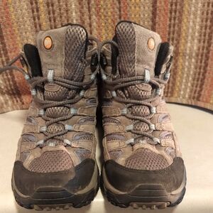 Merrell Waterproof Hiking Boots size 9